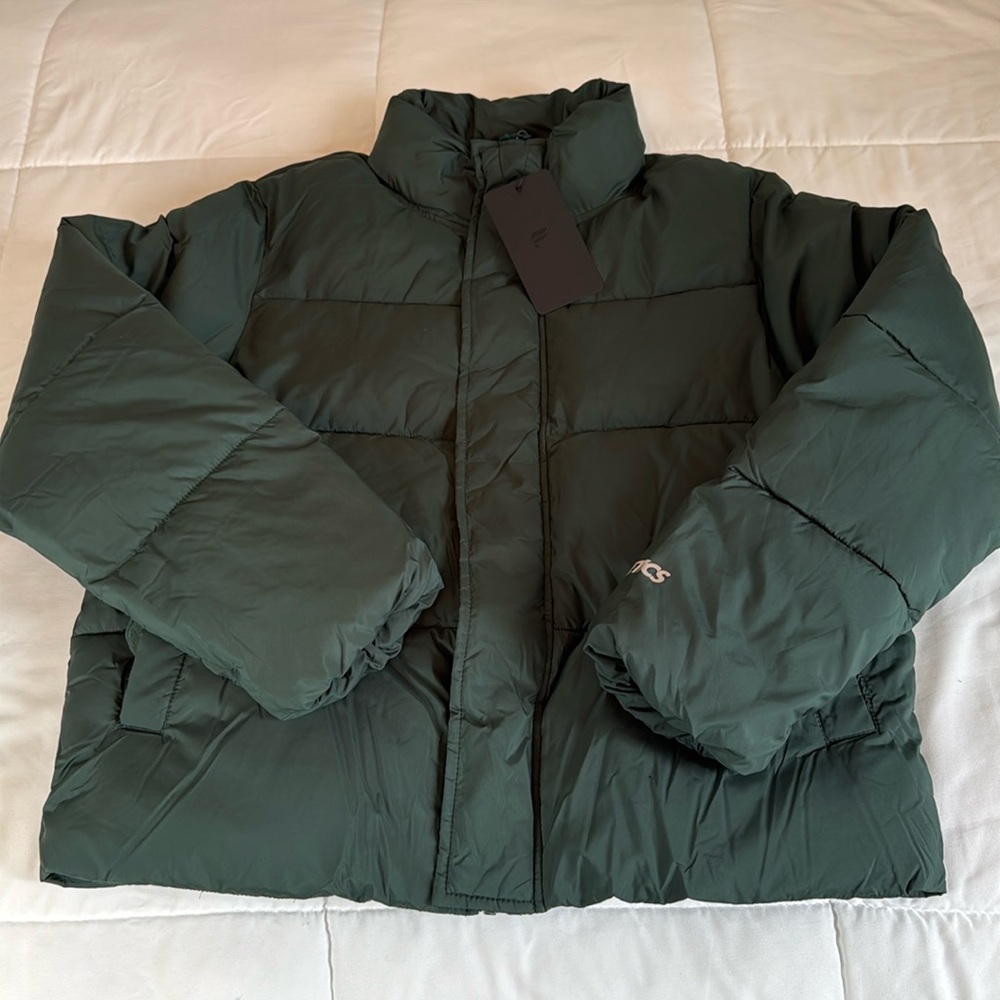 NWT Fabletics Everpine Essential Puffer